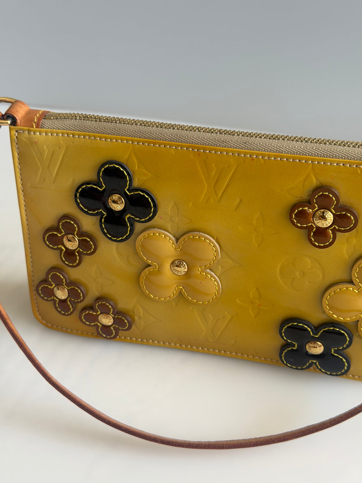 Louis Vuitton Monogram Vernis Lexington Fleurs Pochette - Yellow
