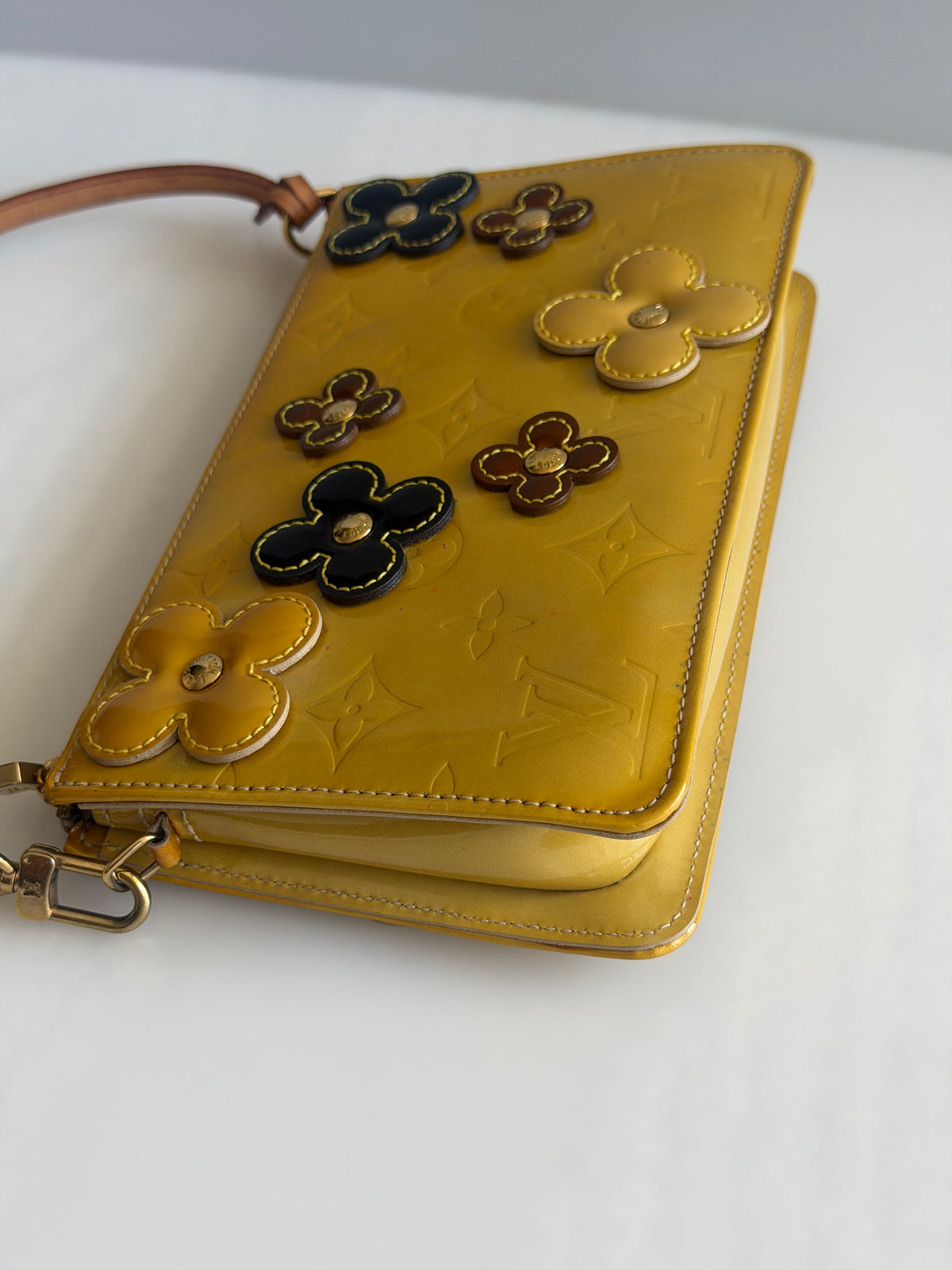 Louis Vuitton Monogram Vernis Lexington Fleurs Pochette - Yellow