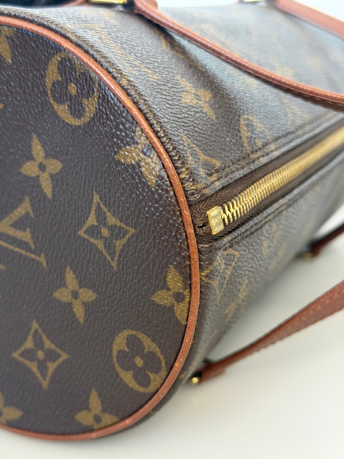 Vintage Louis Vuitton Papillon 26 Barrel Bag