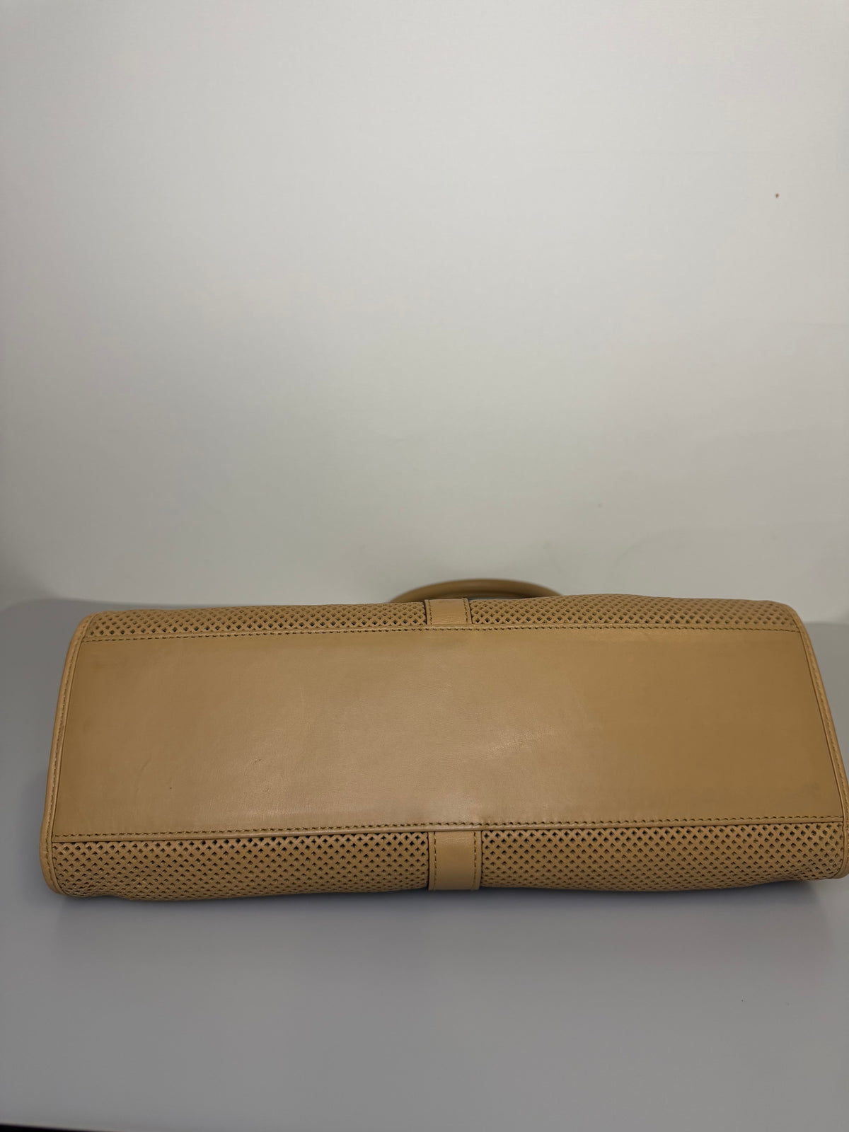 Rare Gucci Perforated Leather Jackie x Bardot Tan Hobo Shoulder Bag w/ Pouch