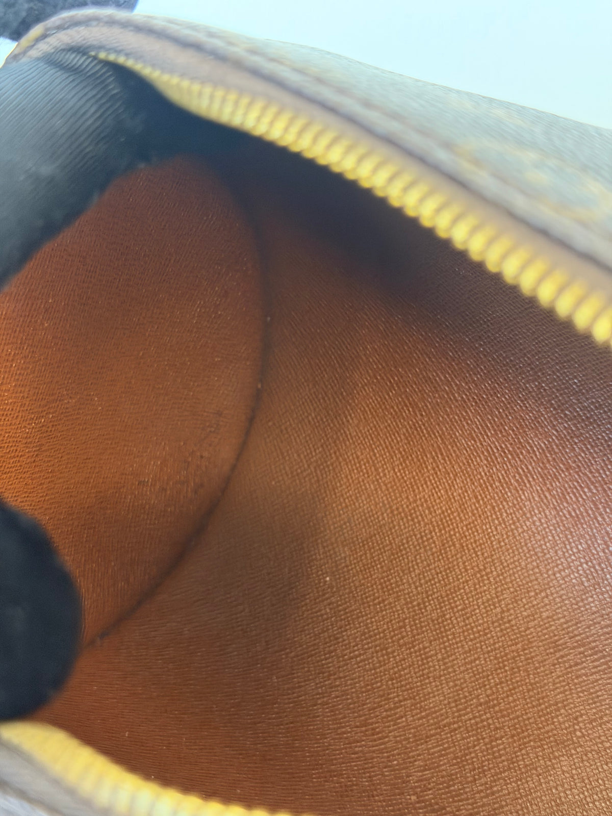 Vintage Louis Vuitton Papillon 26 Barrel Bag