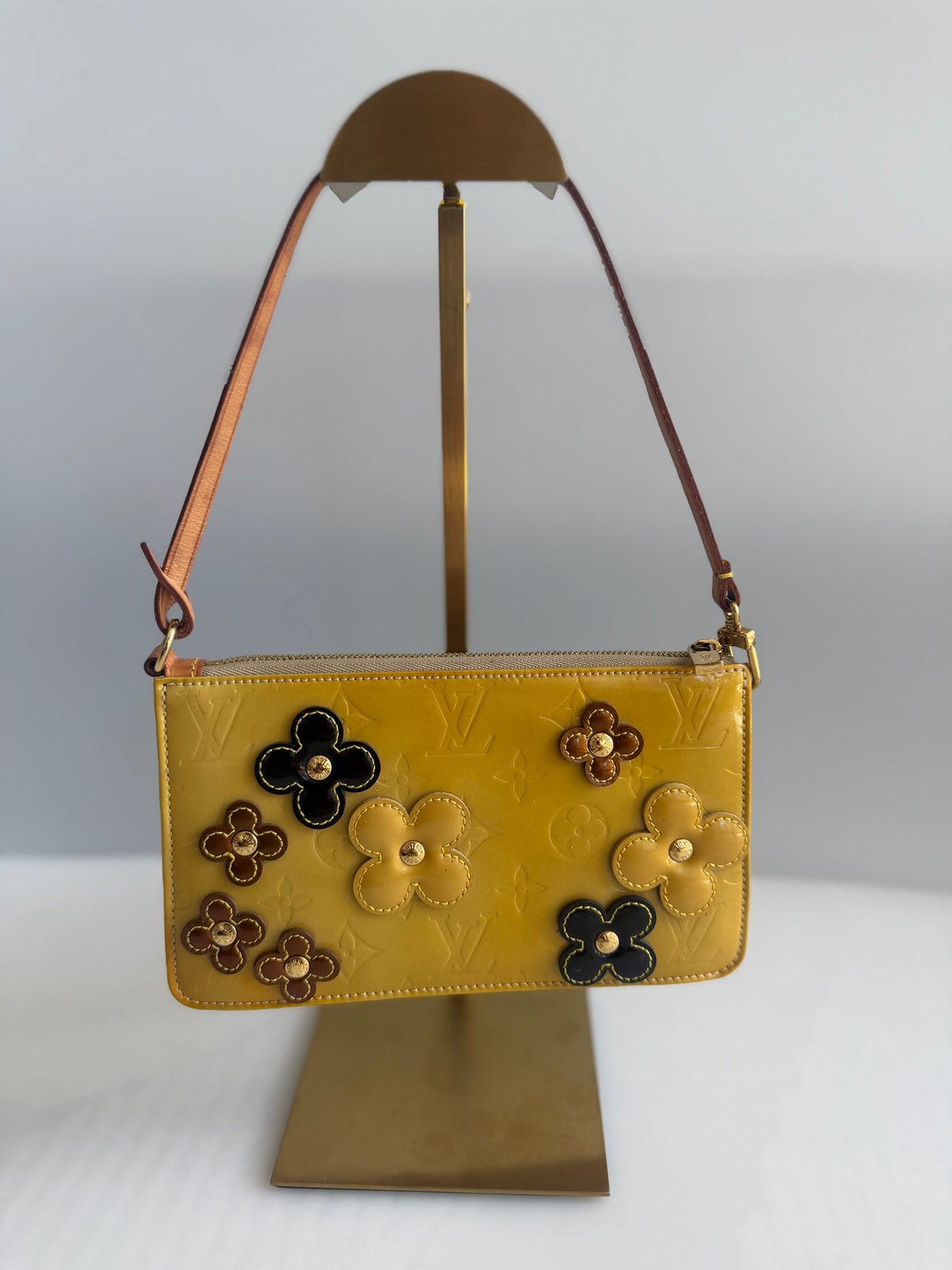 Louis Vuitton Monogram Vernis Lexington Fleurs Pochette - Yellow